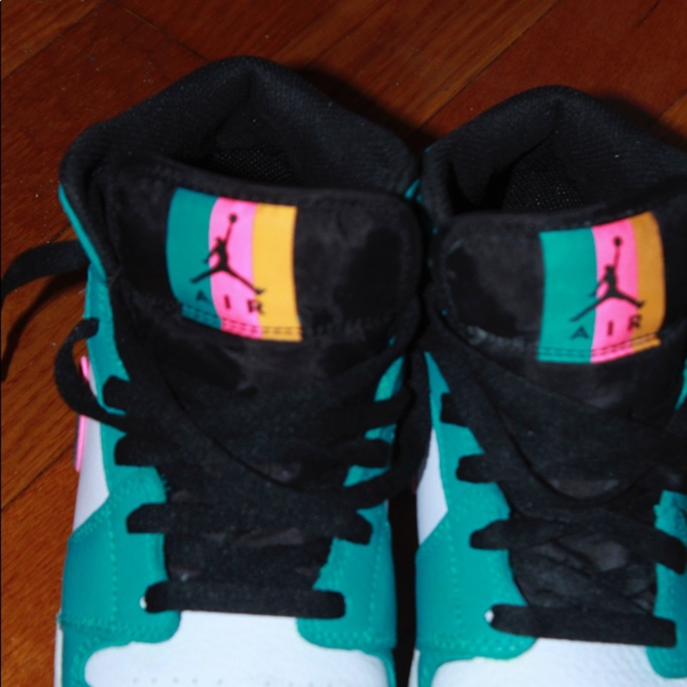 Must Go‼️ Unisex Like New Jordan 1 South Beach. Read Description Below👇 - Picture 4 of 9
